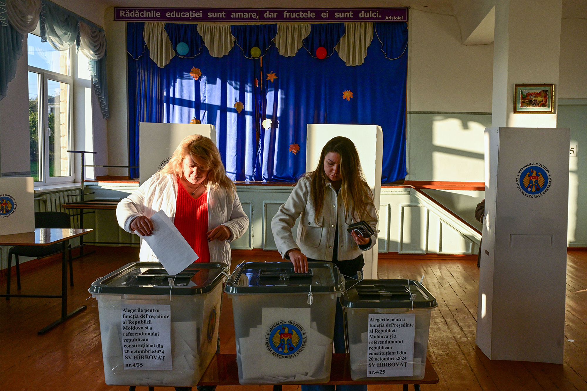 Перемога з присмаком поразки. Що показали референдум та вибори в Молдові